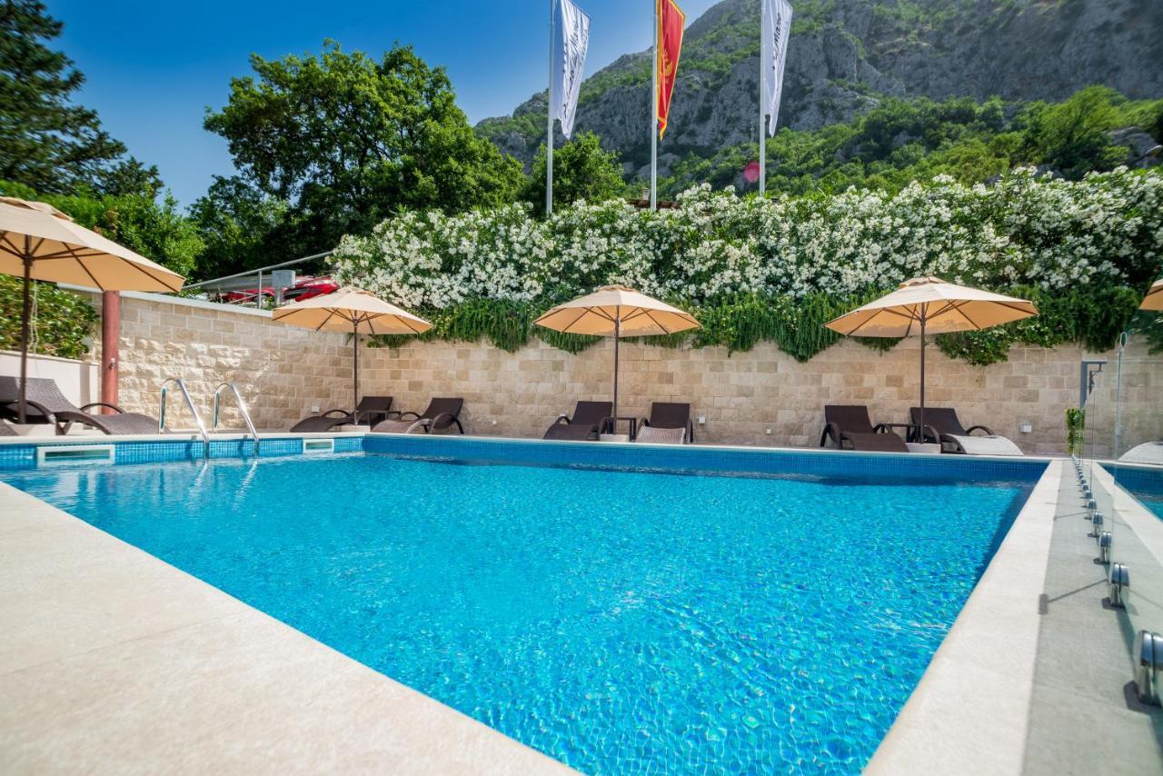 Hotel Palazzo Del Mare - Essenza Kotor Bagian luar foto