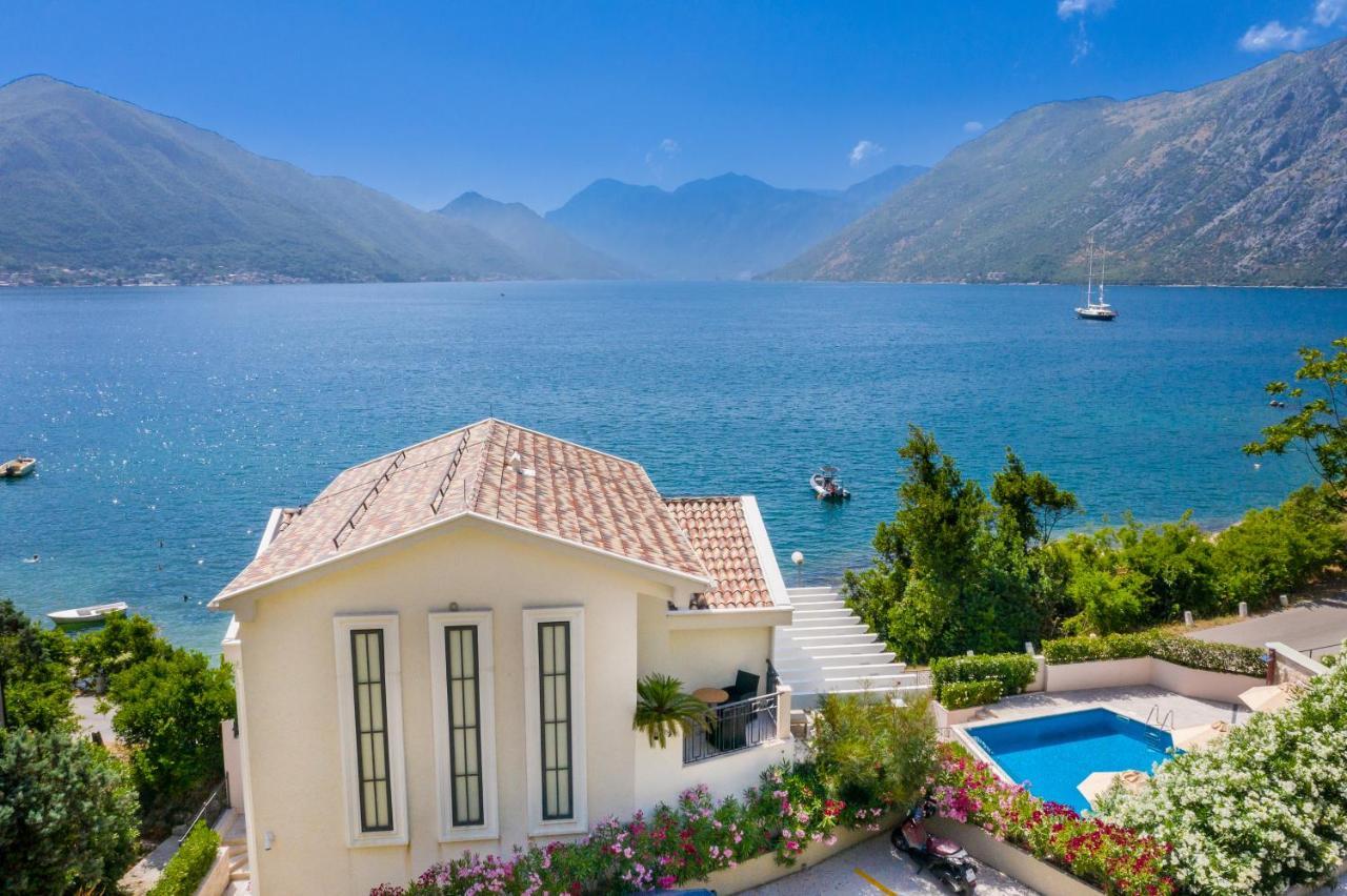 Hotel Palazzo Del Mare - Essenza Kotor Bagian luar foto