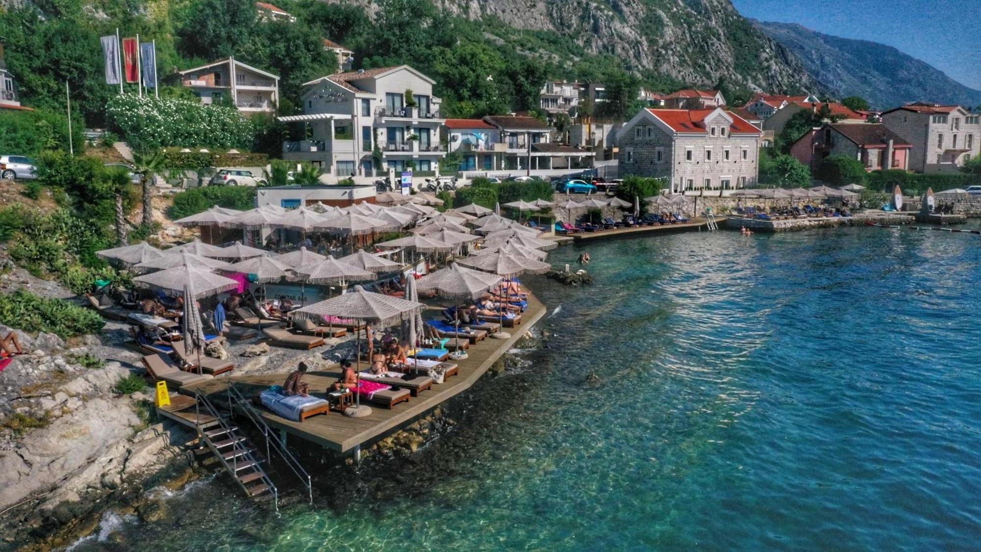 Hotel Palazzo Del Mare - Essenza Kotor Bagian luar foto