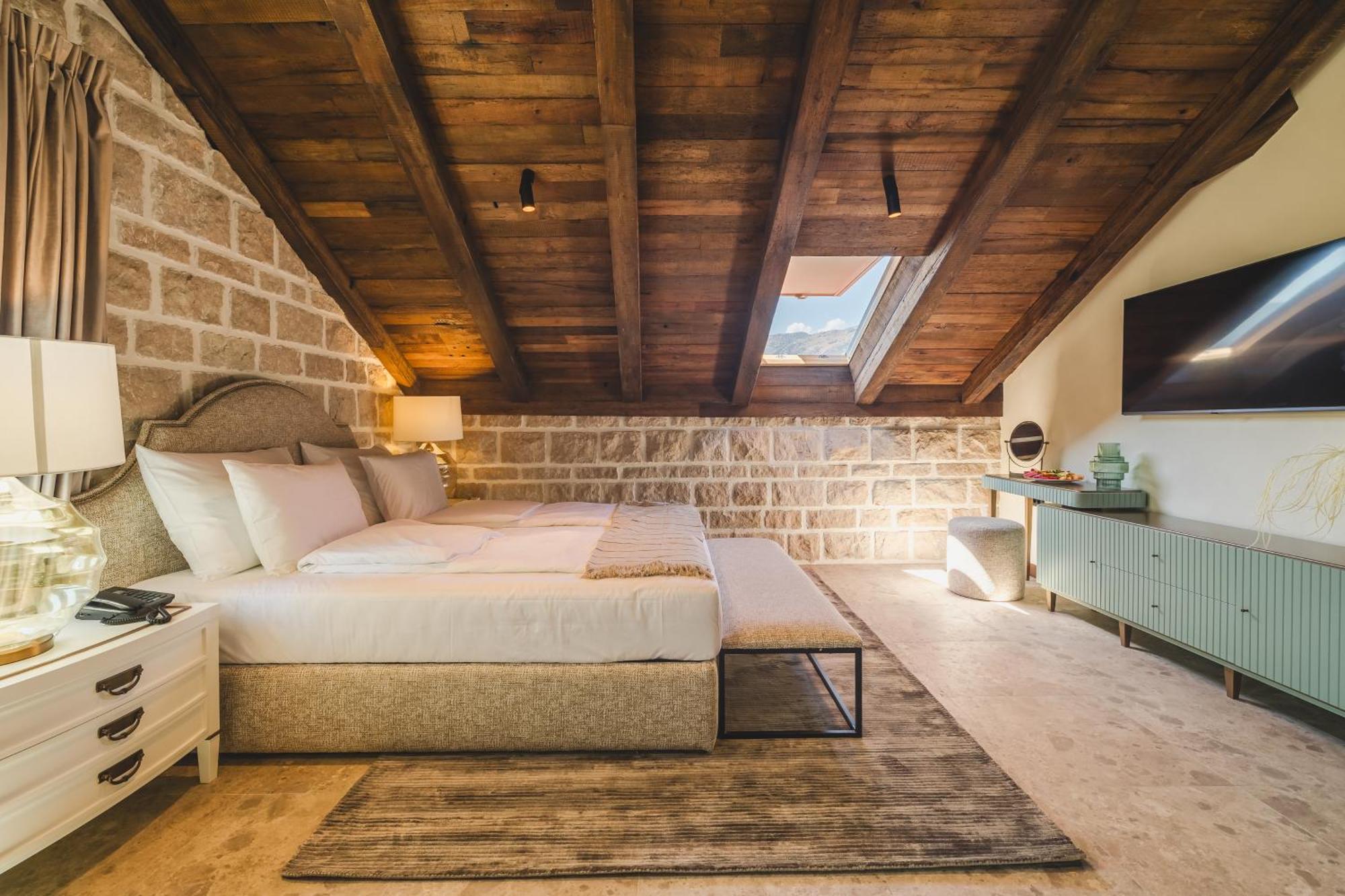 Hotel Palazzo Del Mare - Essenza Kotor Bagian luar foto