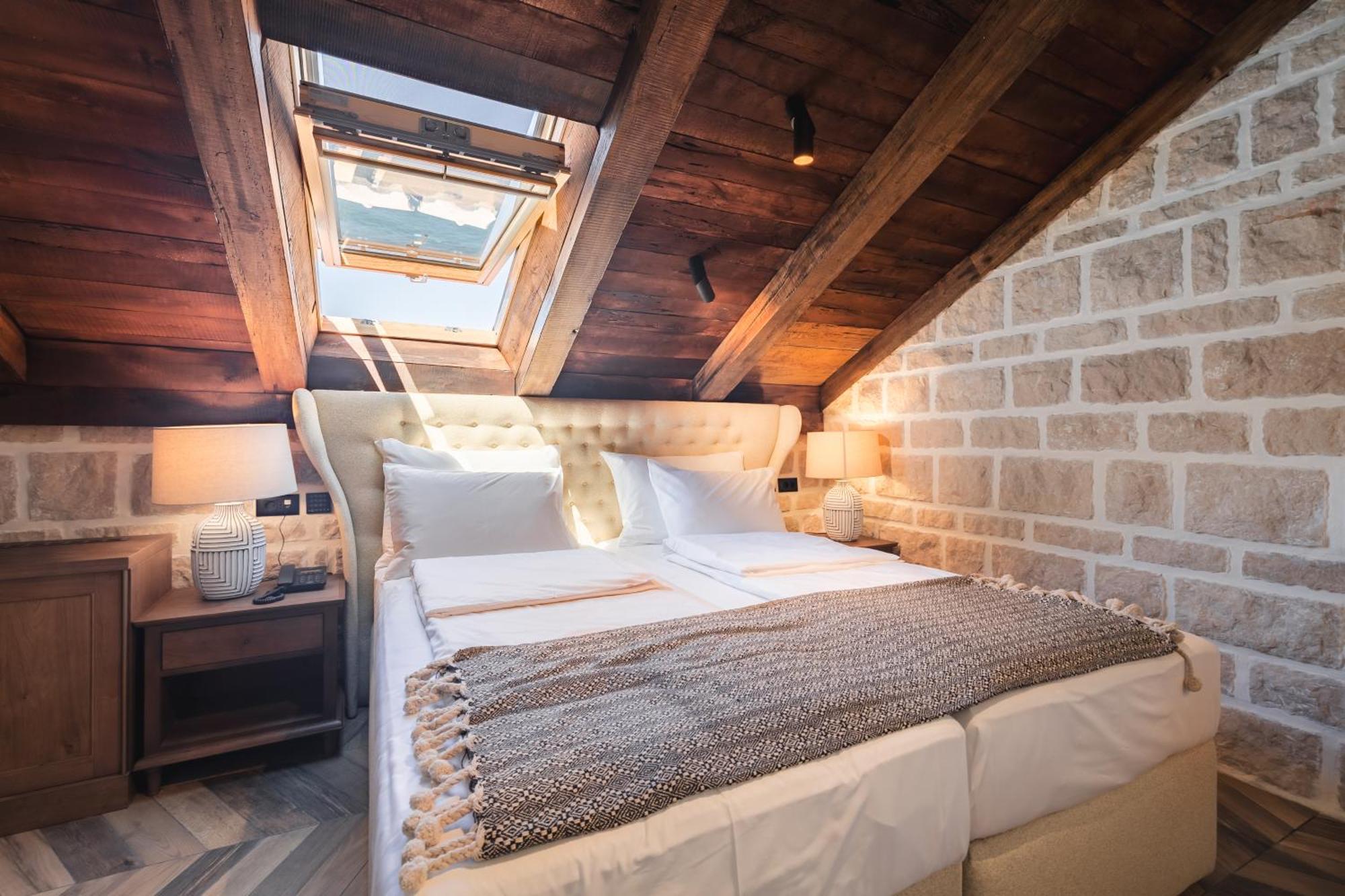 Hotel Palazzo Del Mare - Essenza Kotor Bagian luar foto