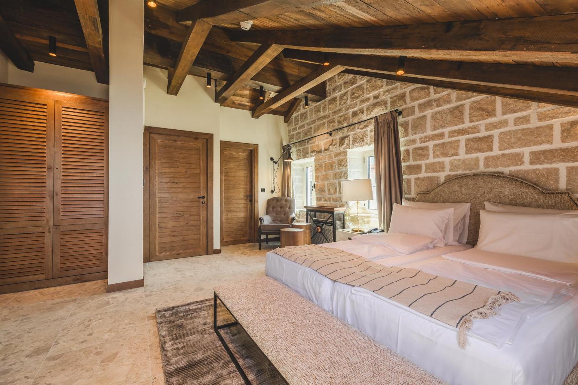 Hotel Palazzo Del Mare - Essenza Kotor Bagian luar foto
