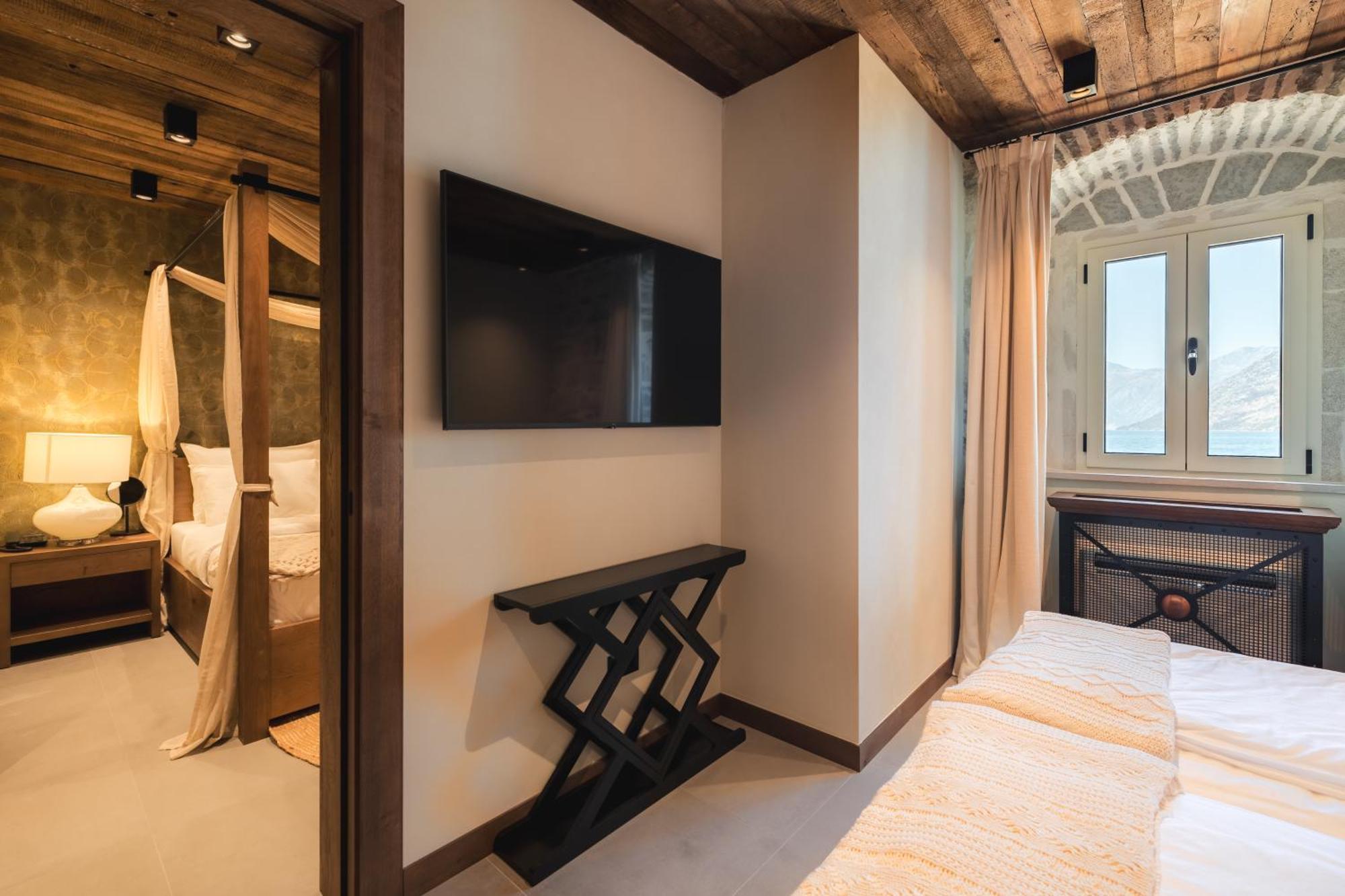 Hotel Palazzo Del Mare - Essenza Kotor Bagian luar foto