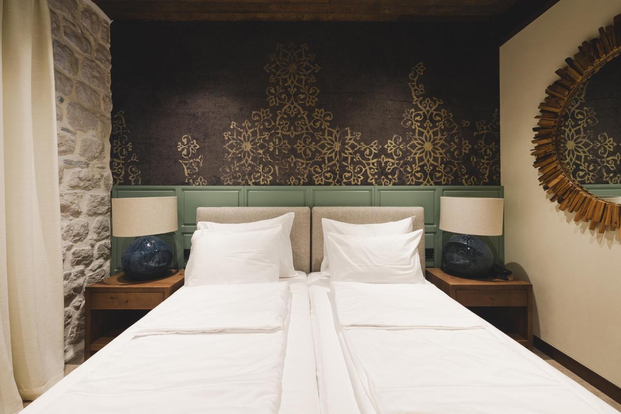 Hotel Palazzo Del Mare - Essenza Kotor Bagian luar foto