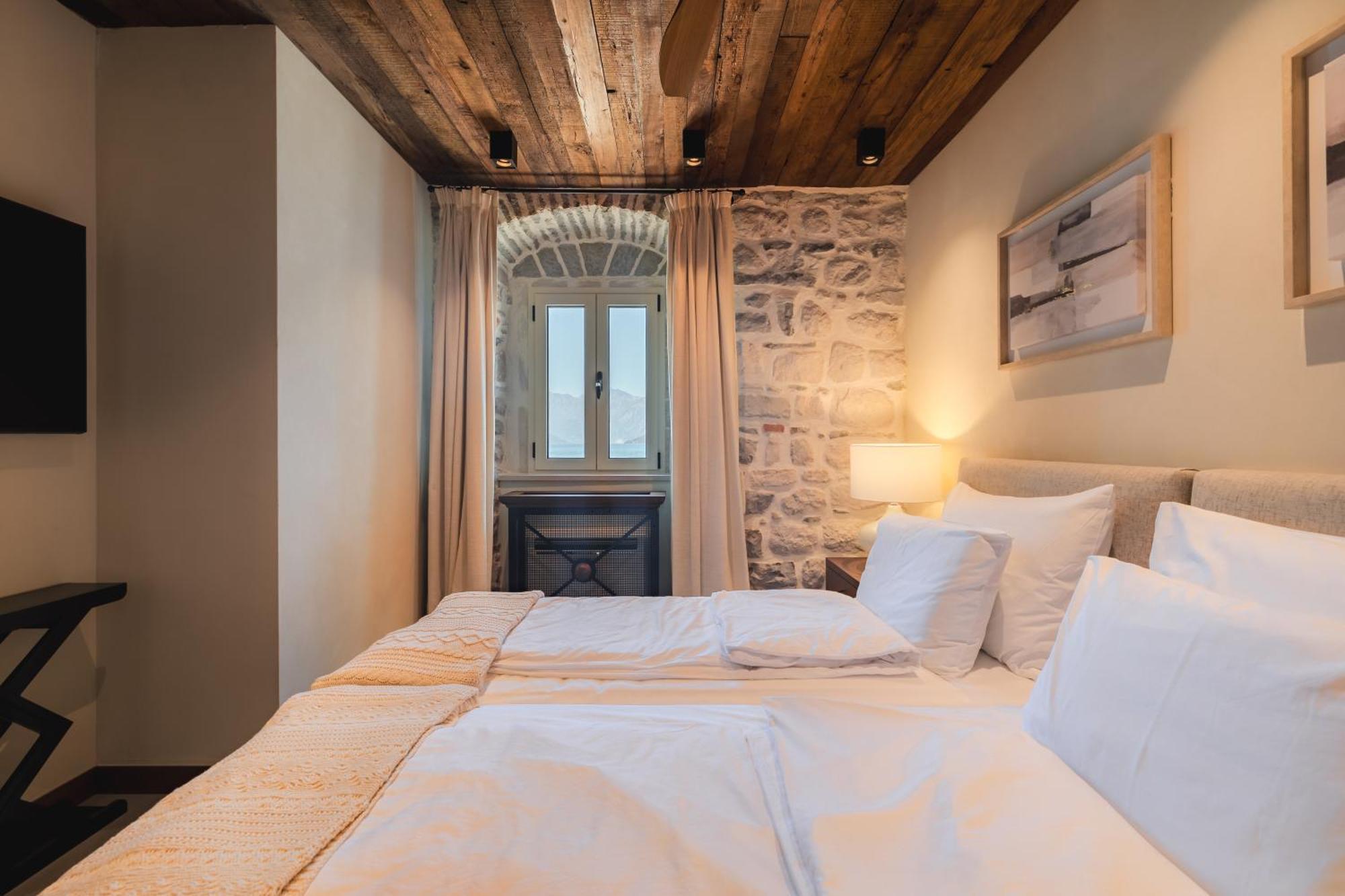 Hotel Palazzo Del Mare - Essenza Kotor Bagian luar foto