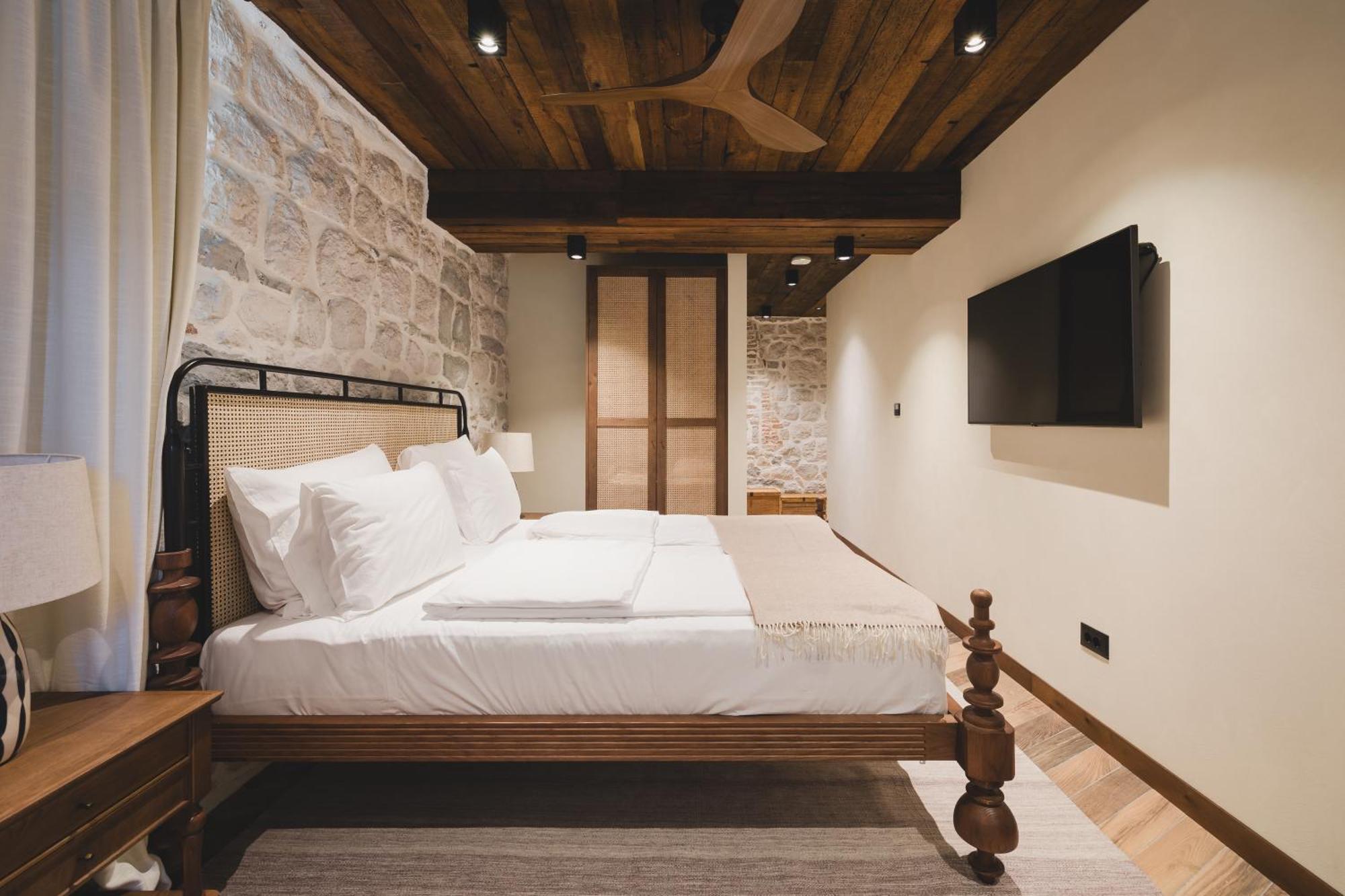 Hotel Palazzo Del Mare - Essenza Kotor Bagian luar foto