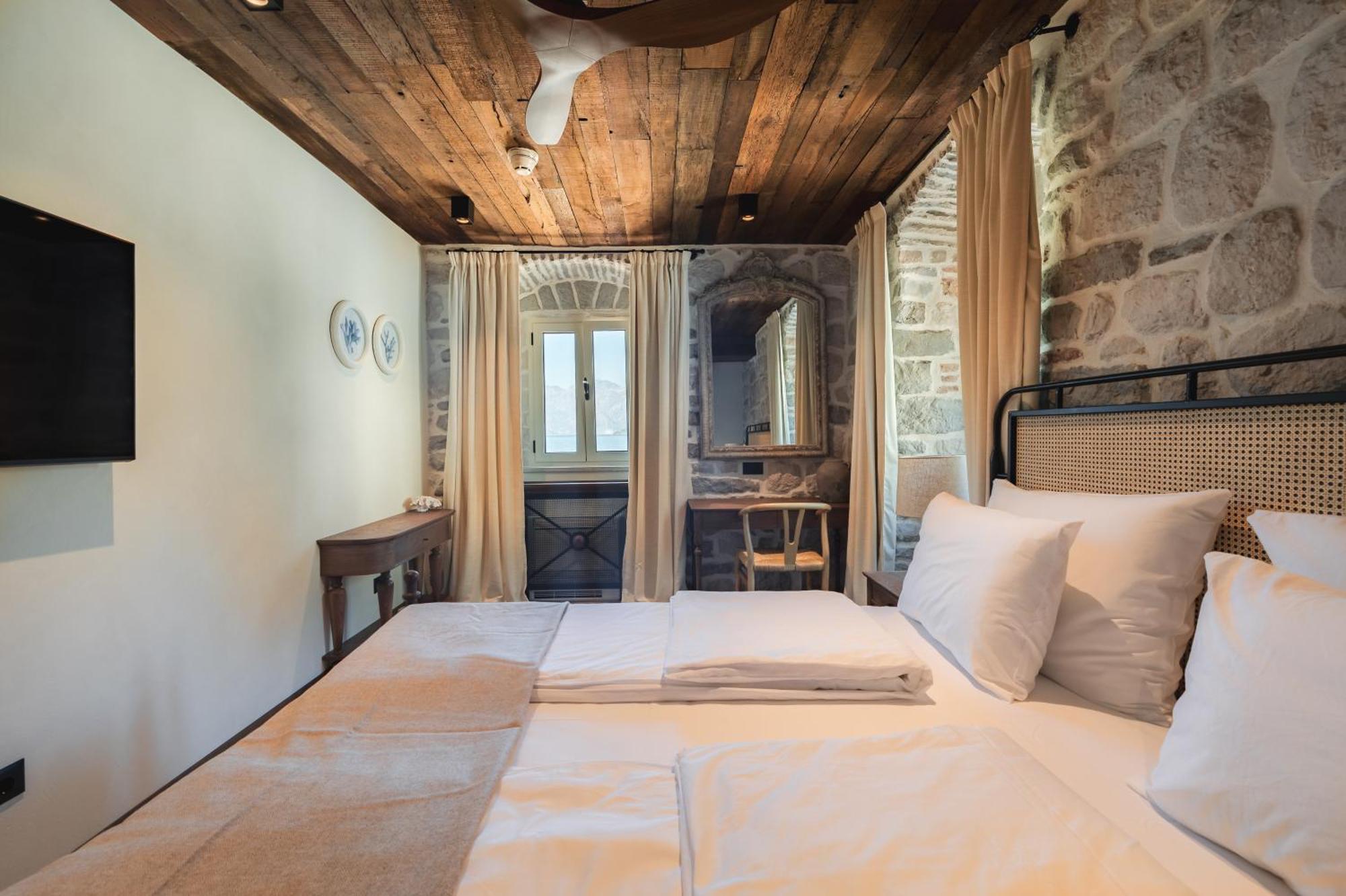 Hotel Palazzo Del Mare - Essenza Kotor Bagian luar foto