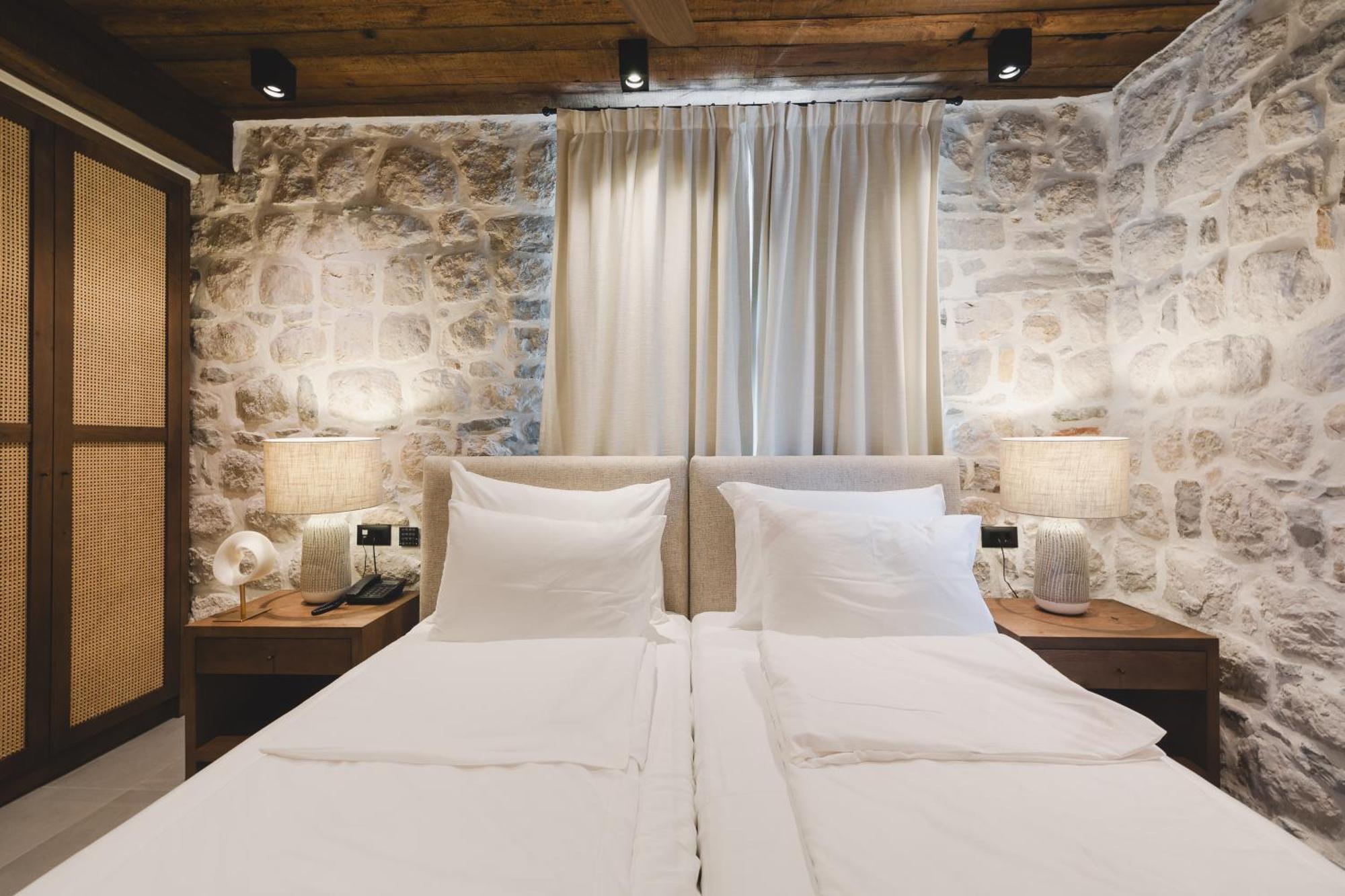 Hotel Palazzo Del Mare - Essenza Kotor Bagian luar foto