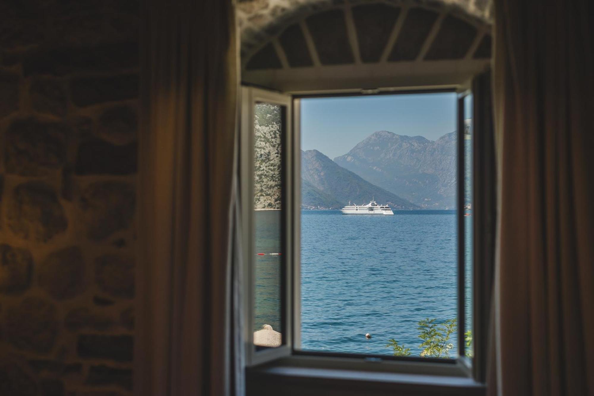 Hotel Palazzo Del Mare - Essenza Kotor Bagian luar foto