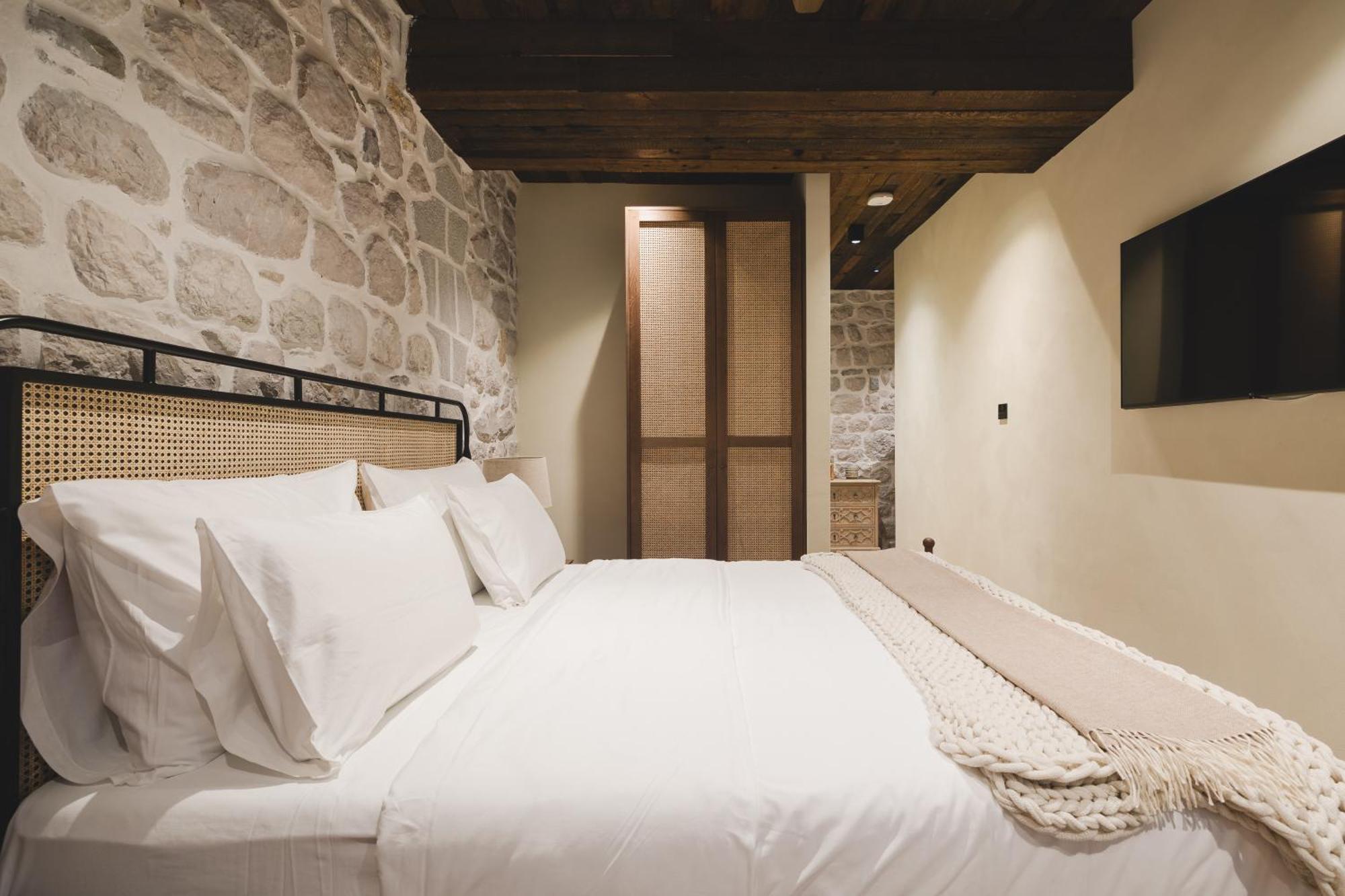 Hotel Palazzo Del Mare - Essenza Kotor Bagian luar foto