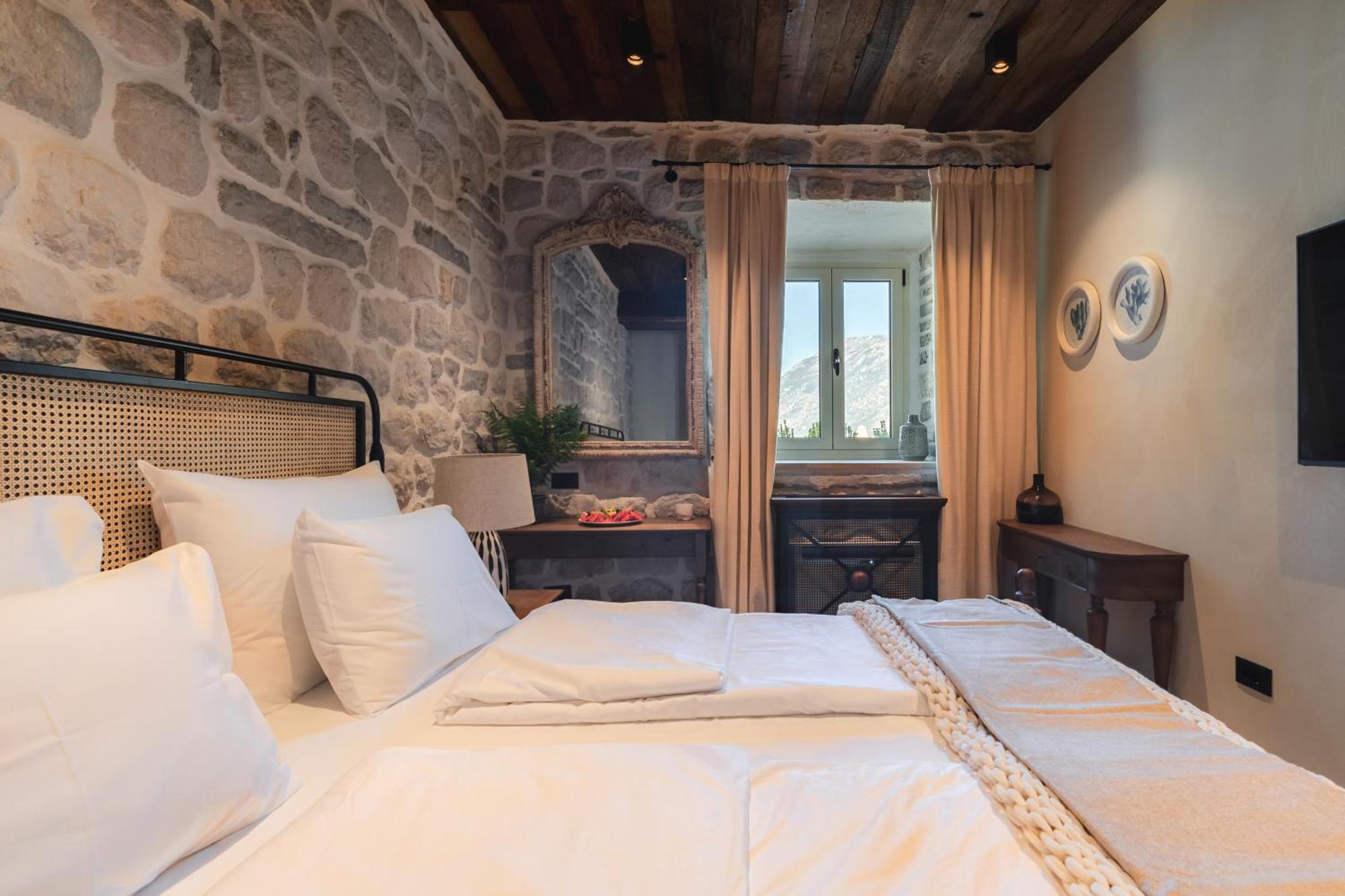 Hotel Palazzo Del Mare - Essenza Kotor Bagian luar foto