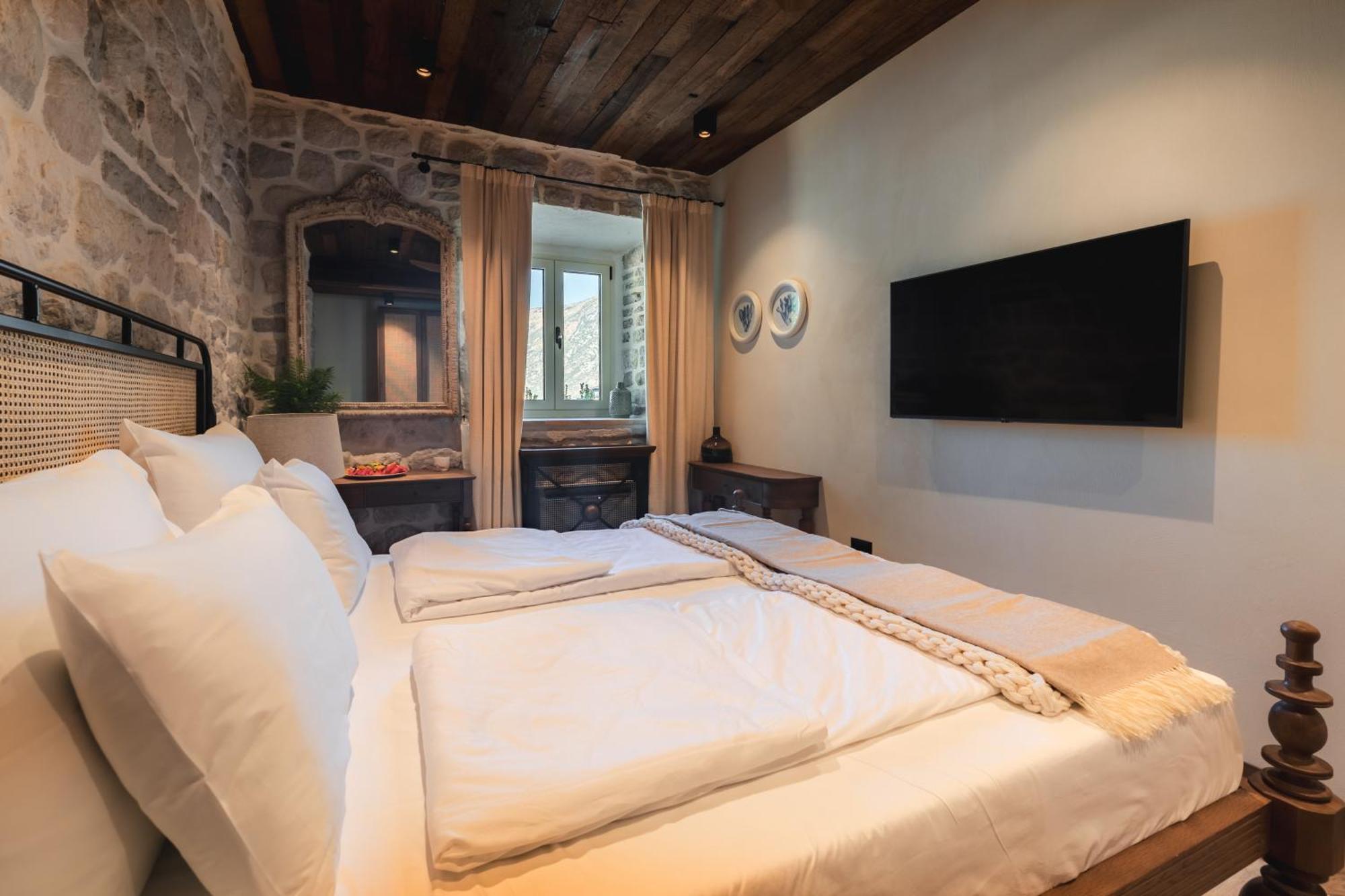 Hotel Palazzo Del Mare - Essenza Kotor Bagian luar foto